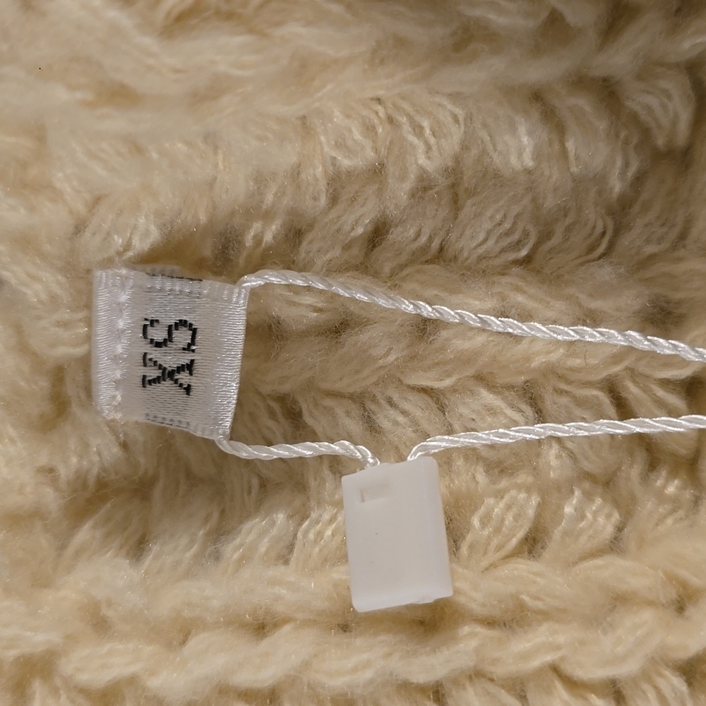 UEU. Women's Cream Knit Sweater Vest. Size M. NWT. - Picture 7 of 11